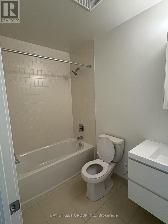 Building Photo - 56-1056 Andre de Grasse St