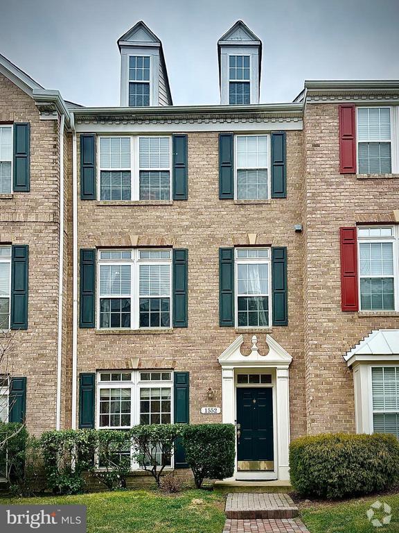 Building Photo - 1552 Oakley Ln