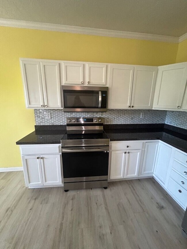 Foto del edificio - All electric 2 story home in Great Acres          20260608