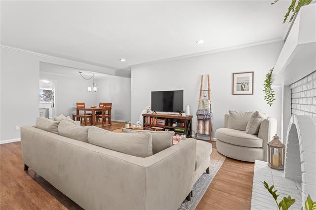 Building Photo - 7731 Meadow Park Dr