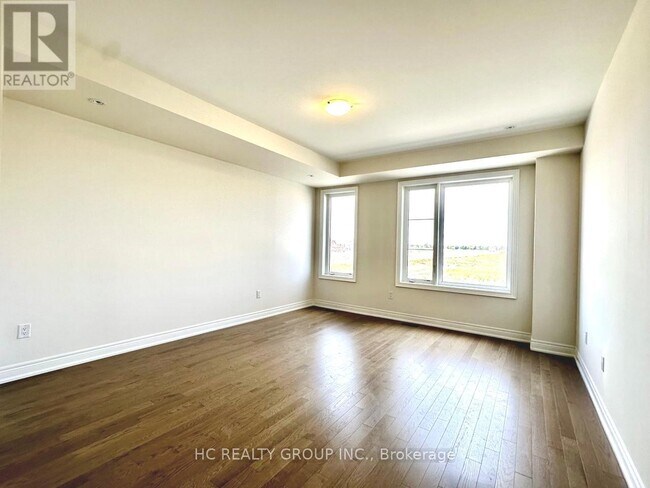 Photo du bâtiment - 561 Vine Cliff Blvd