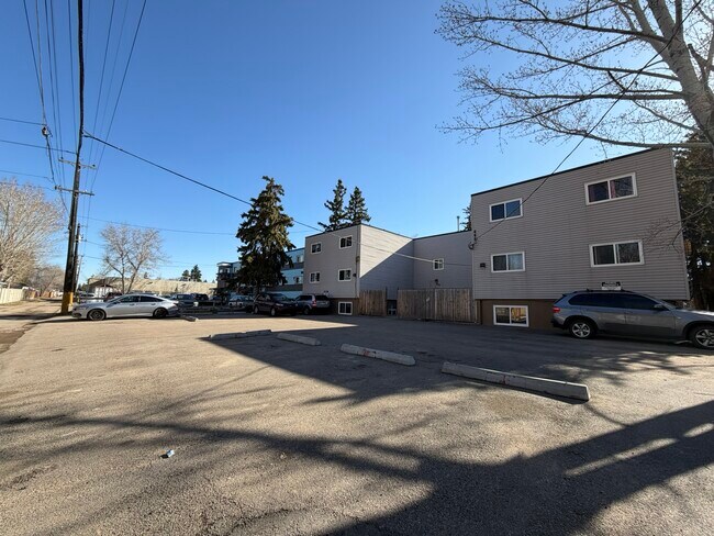 Building Photo - 9610-9149 149 St