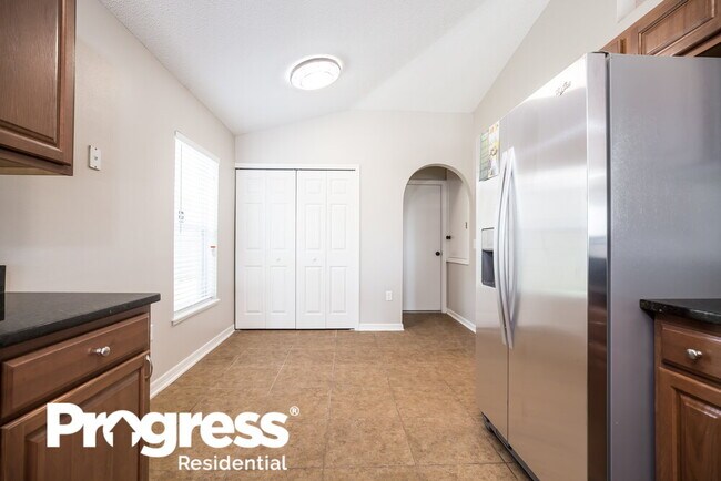 Foto del edificio - 5470 Silver Thistle Ln