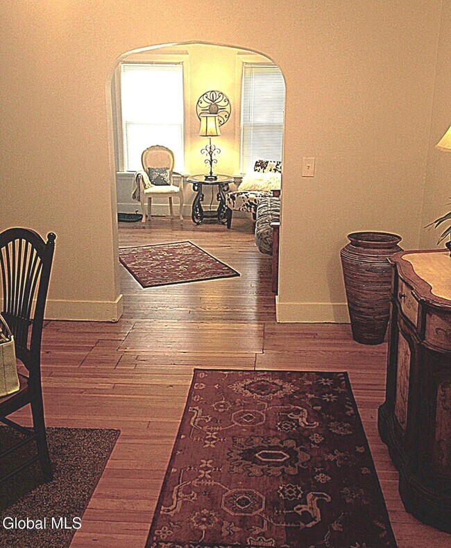 Foto del edificio - 164 Clinton St