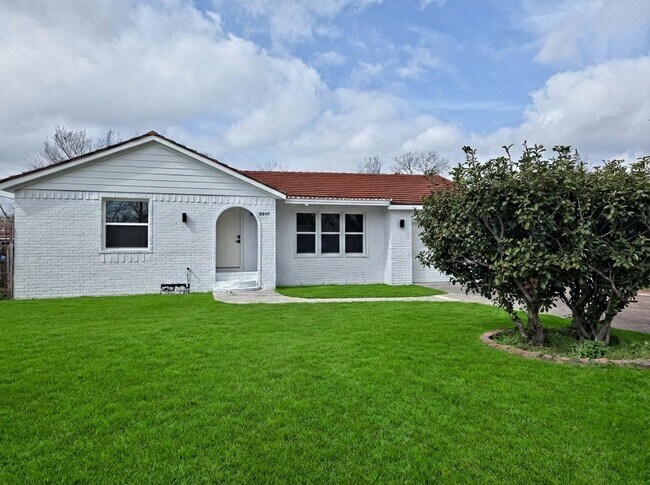 Foto del edificio - 4607 Englewood St