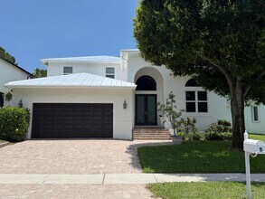 Building Photo - 5 Lake Eden Dr