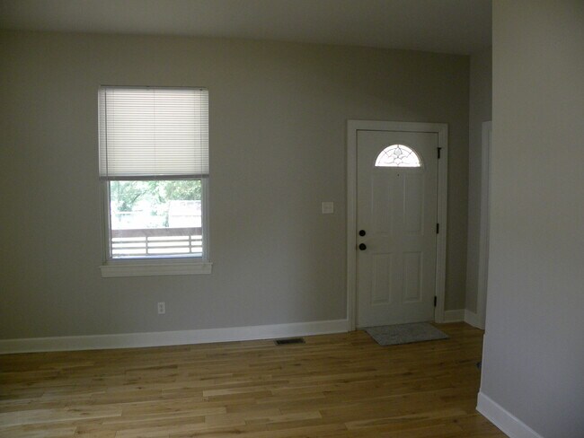 Building Photo - 217 Winner St