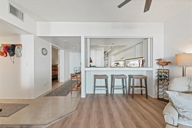 Foto del edificio - 1930 Harbourside Dr