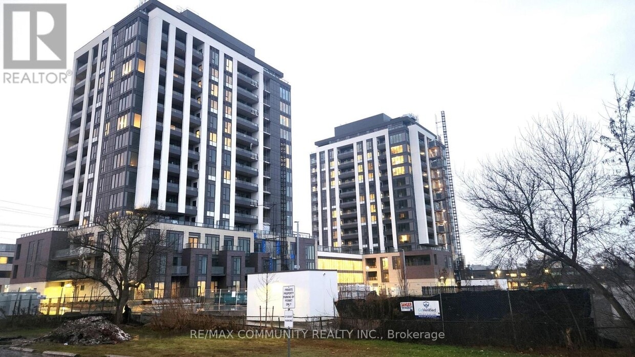 Photo principale - 705 Davis Dr