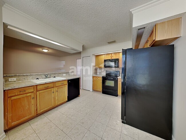 Foto del edificio - 12548 Ayrshire St E