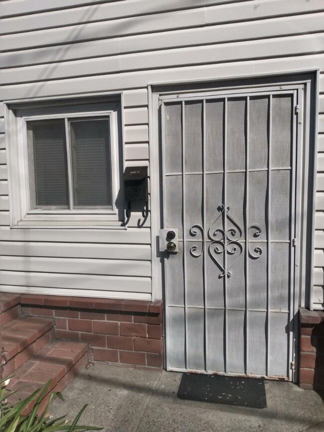 Entrada principal a Estudio - 4076 Lincoln Ave