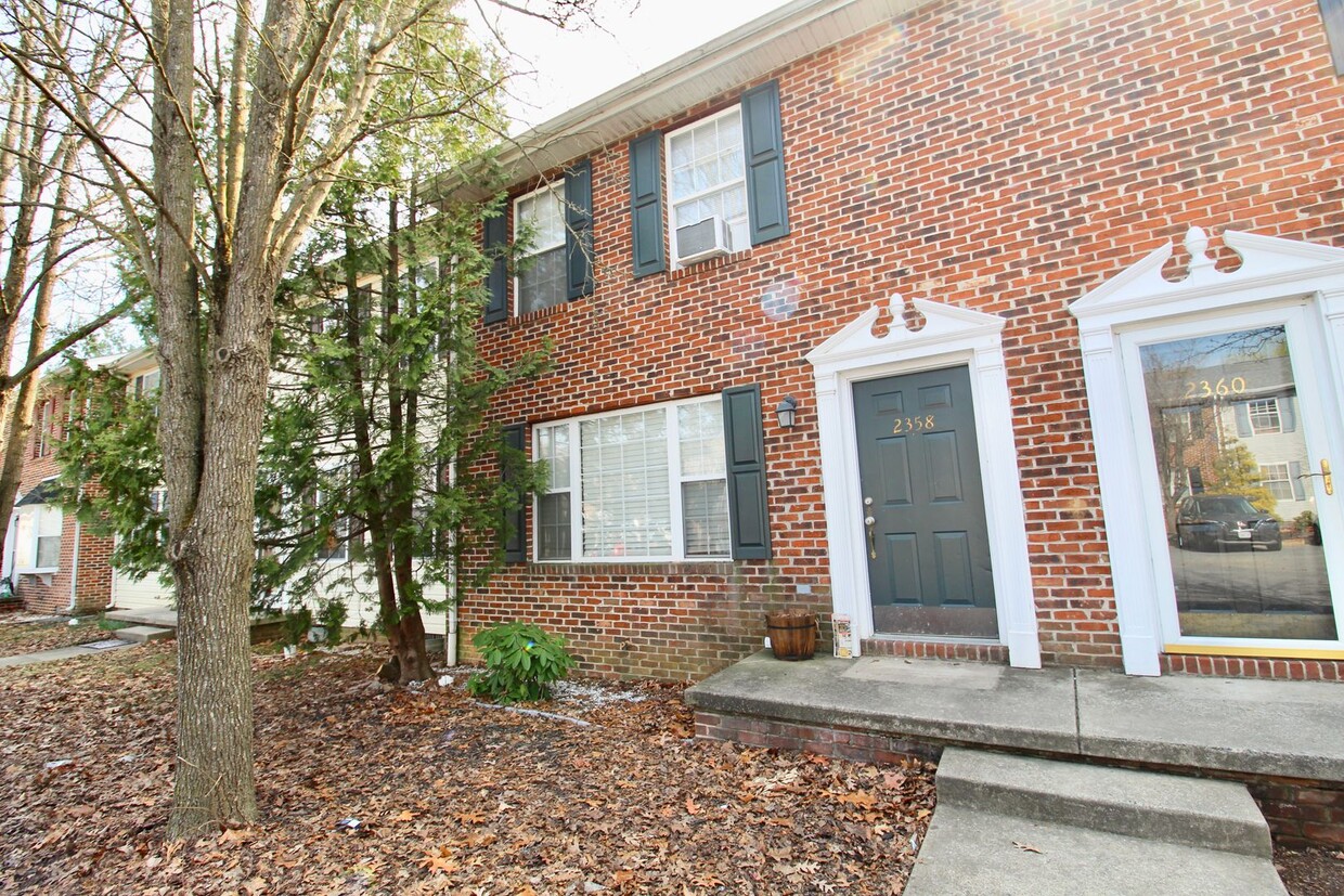 Primary Photo - Beautiful 3-Bedroom Townhome for rent!