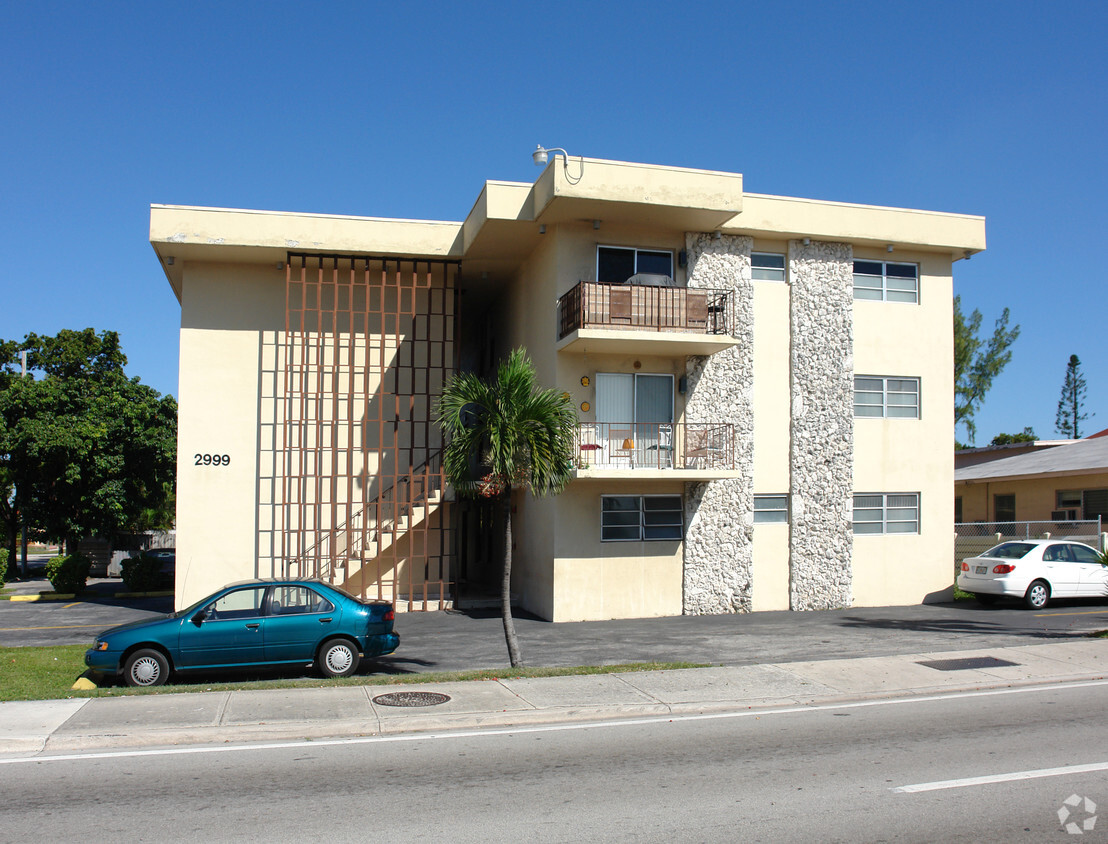 Foto principal - 2999 W Flagler St