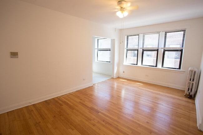 Interior Photo - Ellis Court