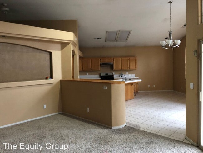 Building Photo - 4 br, 2 bath House - 1536 East Parkview Ave
