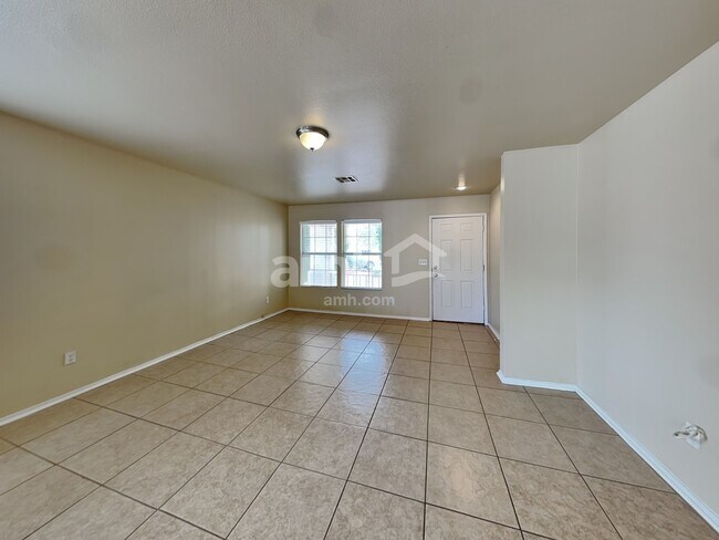 Foto del edificio - 857 Tollbrook Way