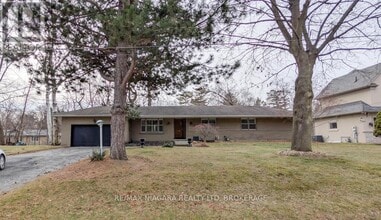 Building Photo - 262 Alscot Crescent