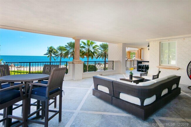 Foto del edificio - 7621 Fisher Island Dr