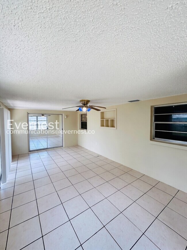 Foto del edificio - 9130 Chatam Ln
