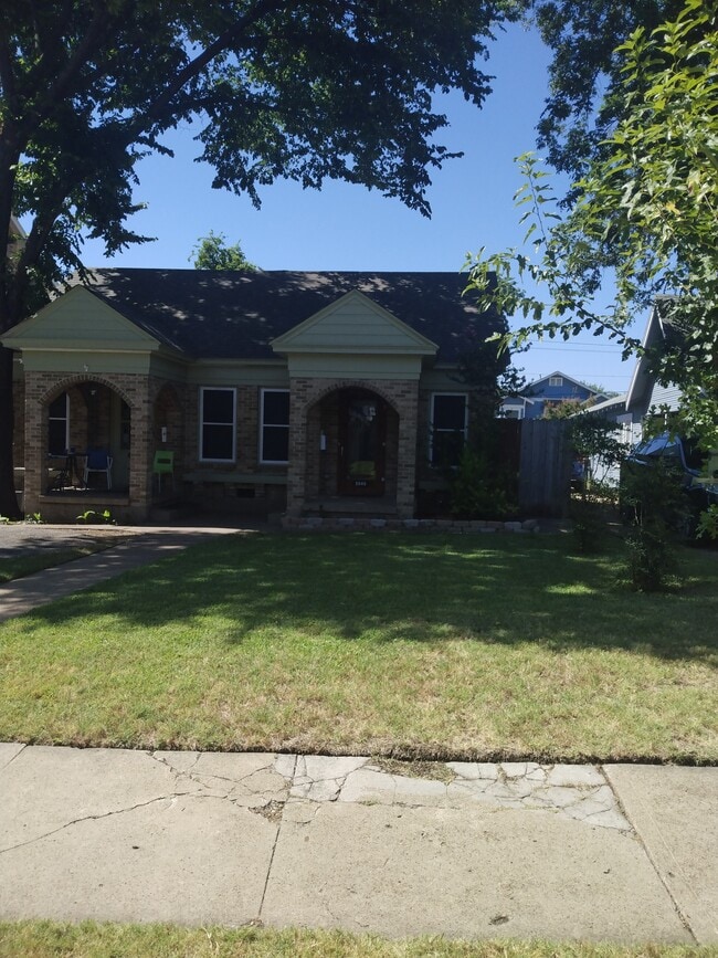 Building Photo - 5940 Llano Ave