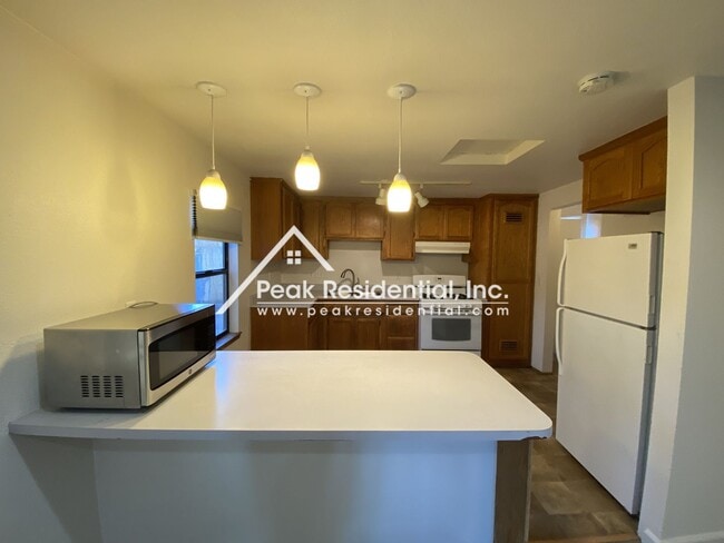 Building Photo - Cute 1 bd/1 ba Roseville House
