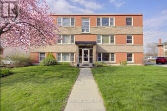 Building Photo - 830 Robinson St