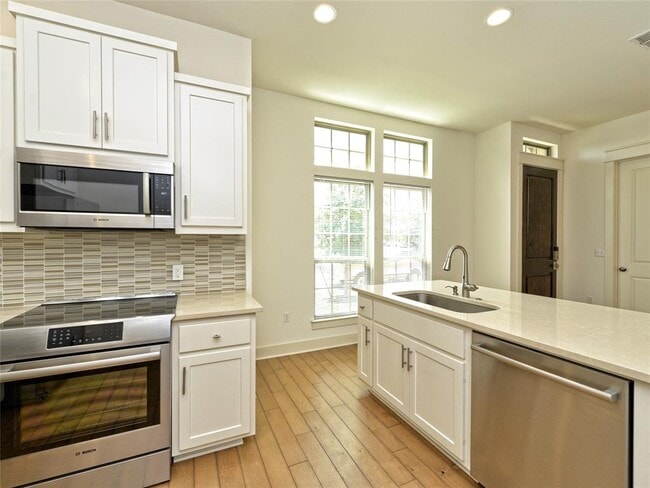 Building Photo - 5309 William Holland Ave