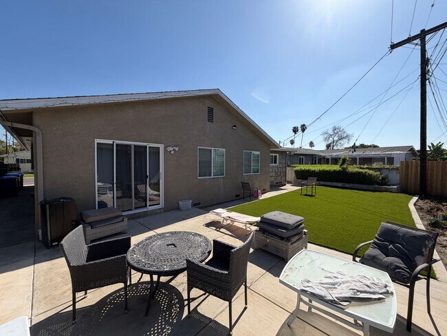 Foto del edificio - 5 Bedroom 3 Bath Home with a Great Yard!