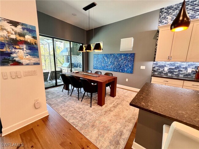 Foto del edificio - 6690 Pennyroyal Dr
