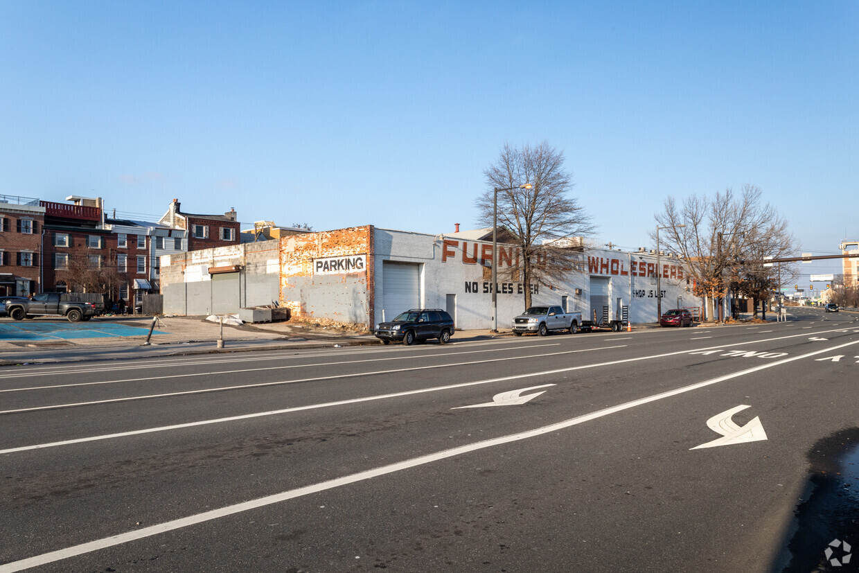 Building Photo - 1130-1154 N Delaware Ave