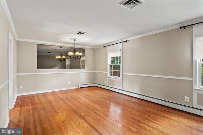 Building Photo - 4629 Doncaster Dr