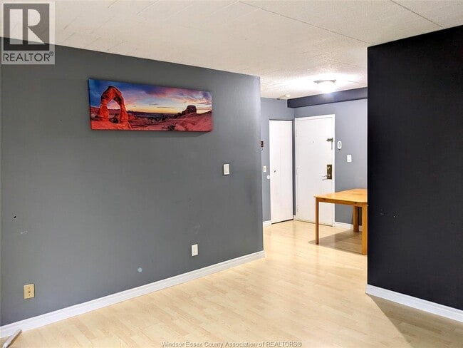 Building Photo - 6299 Thornberry Crescent