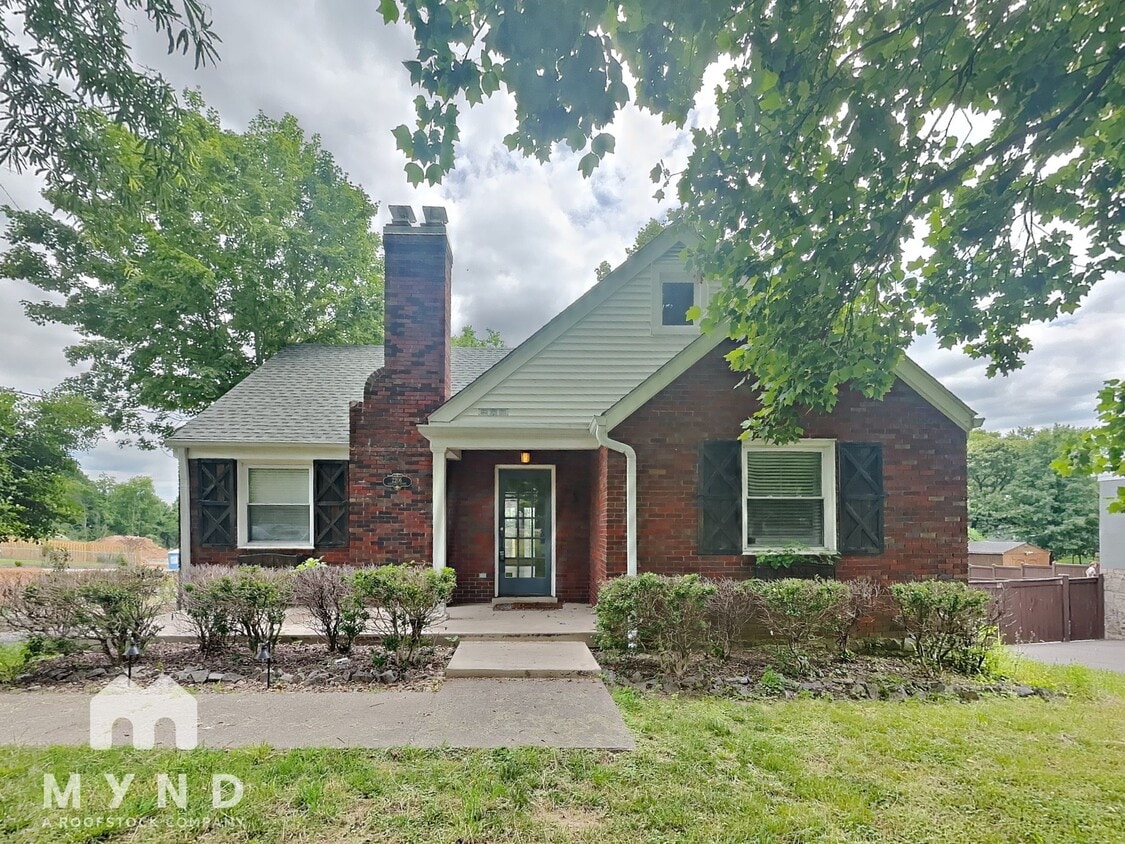 Primary Photo - 2206 Eastland Ave