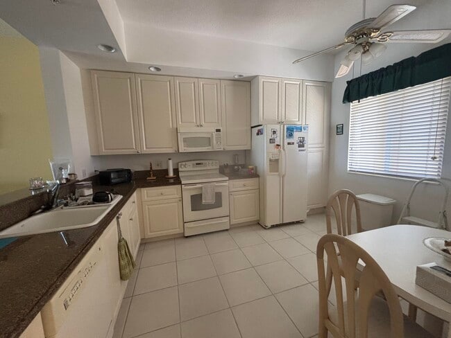 Foto del edificio - 15 Harbour Isle Dr W
