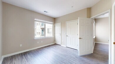 Interior Photo - 20 Lambourne