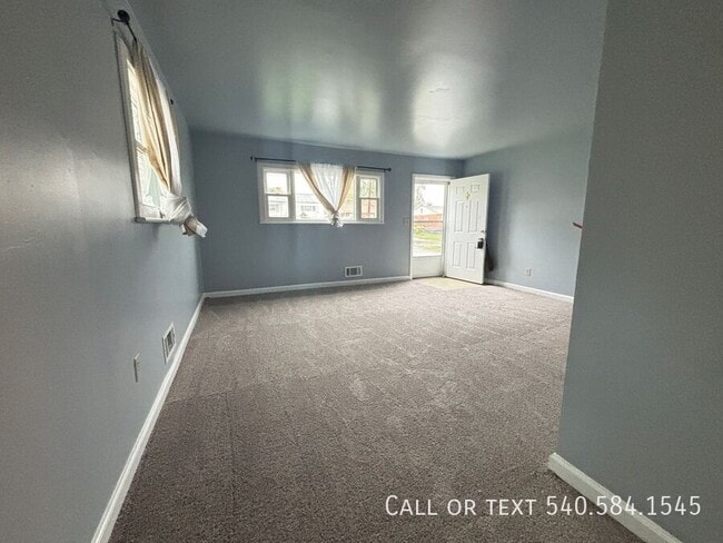 Building Photo - 4230 Moomaw Ave NW