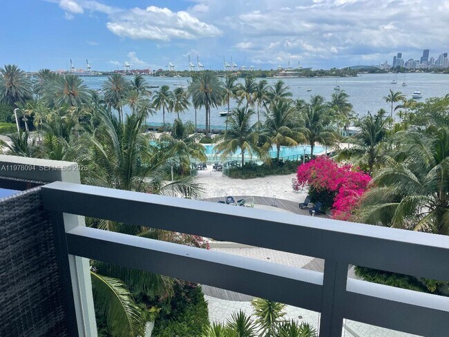 Foto del edificio - 1500 Bay Rd