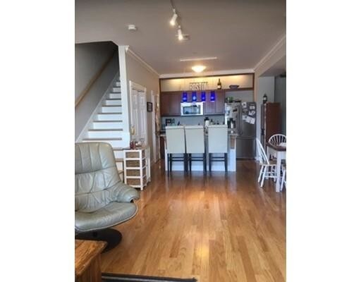 Building Photo - 5 Brigham St