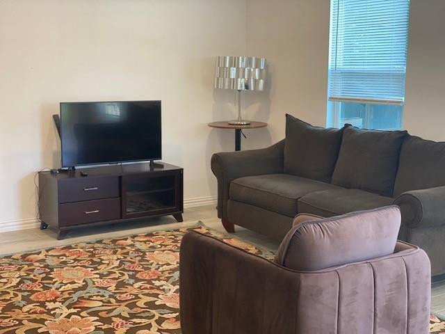 Foto del edificio - 8119 Glenbrook Dr
