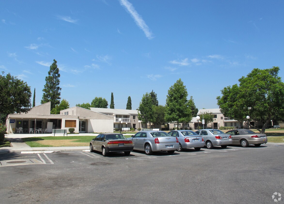 Building Photo - Alice Manor