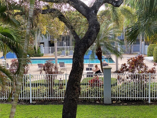 Foto del edificio - 4600 SW 67th Ave