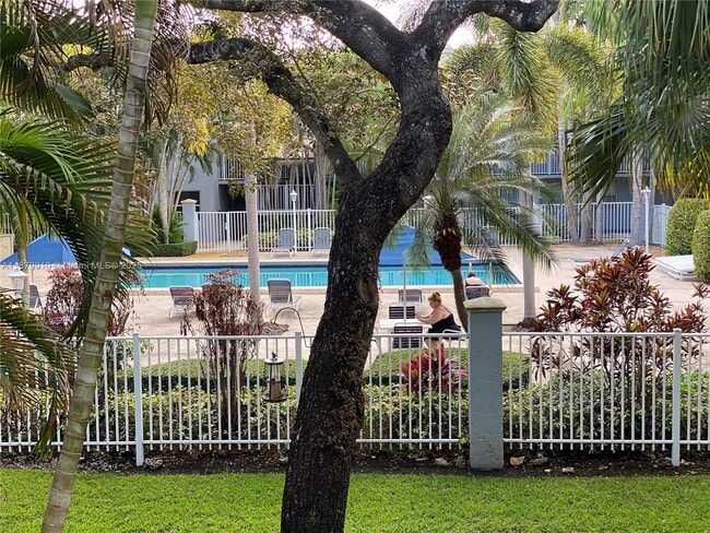 Building Photo - 4600 SW 67th Ave