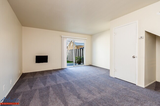 Building Photo - 1825 Lido Way