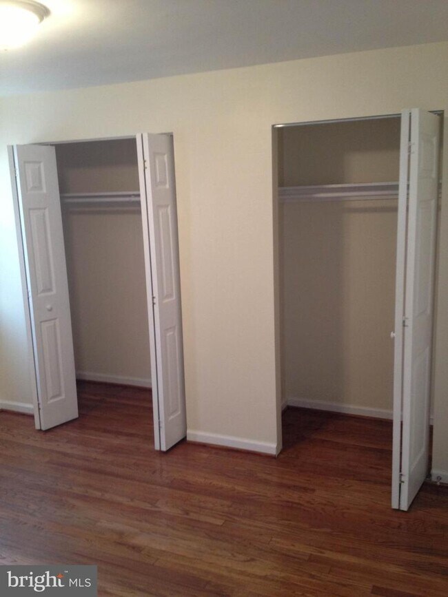 Foto del edificio - 4011 Elmora Ave