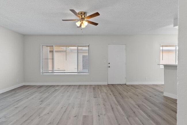 Building Photo - 147 S Magnolia Ave
