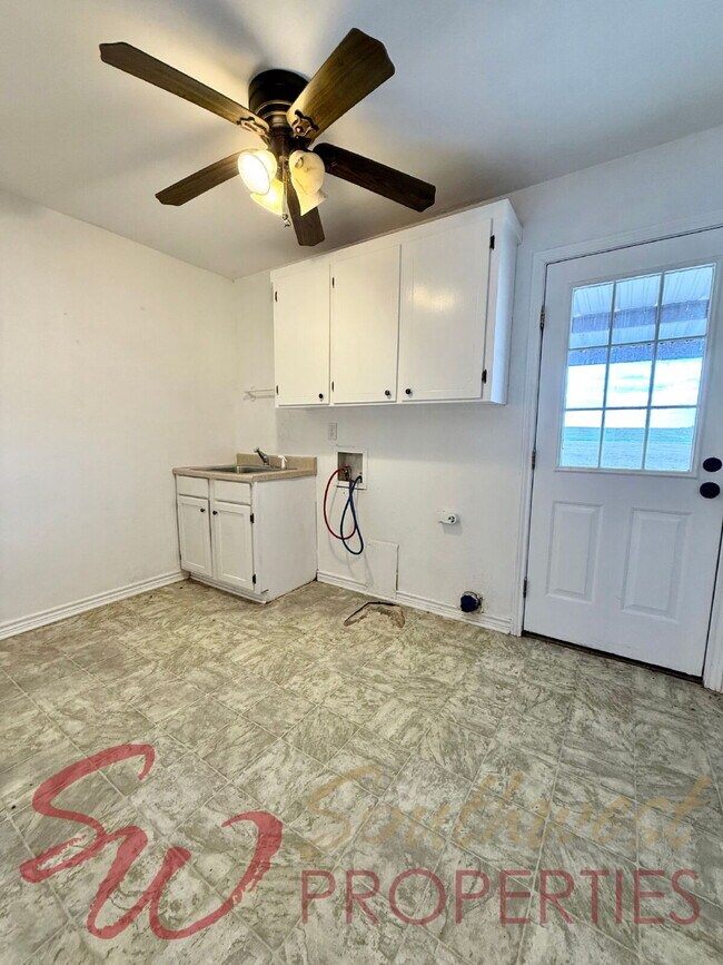 Foto del edificio - Well maintained 3 bedroom, 2 bathroom in the country