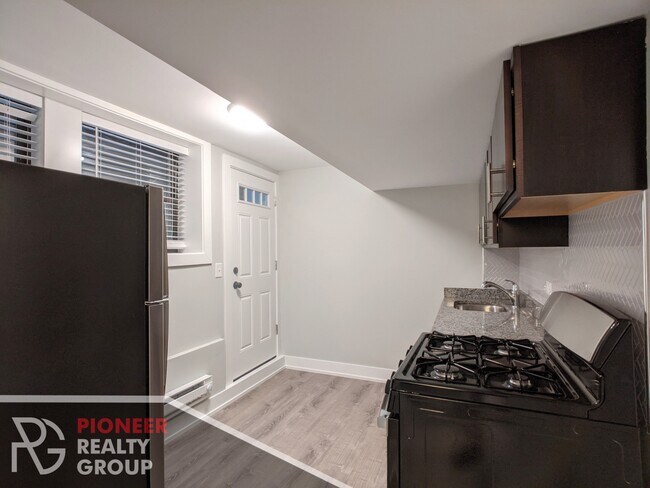 Foto del edificio - 4409 N Wolcott Ave