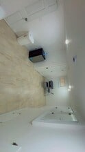 Building Photo - 8 S Farview Ave