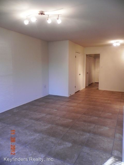 Building Photo - 3044 Toulon Dr