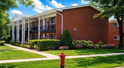 Building Photo - 323 N Princeton Ave